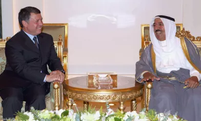 L'émir du Koweït, le cheikh Sabah al-Ahmad al-Sabah, avec le roi Abdallah II de Jordanie à Koweït City, le 16 septembre 2008