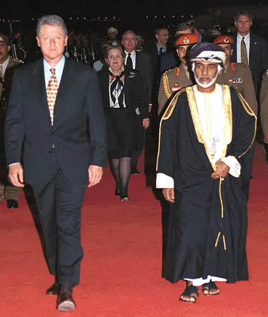 Le sultan Qaboos d'Oman avec le président américain Bill Clinton à Mascate, le 25 mars 2000