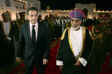 Le sultan Qaboos d'Oman avec le président français Nicolas Sarkozy à Mascate, le 10 février 2009