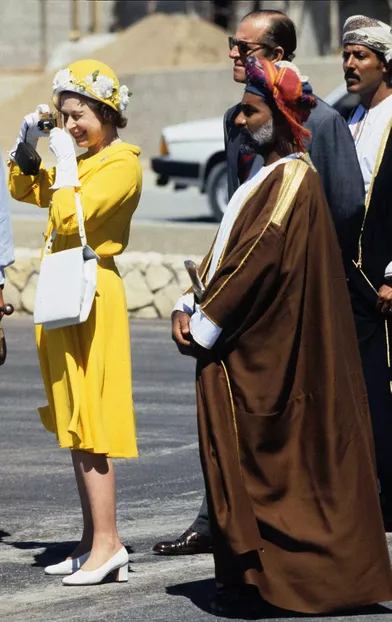 Le sultan Qaboos d'Oman avec la reine Elizabeth II et le prince Philip à Mascate, le 28 février 1979