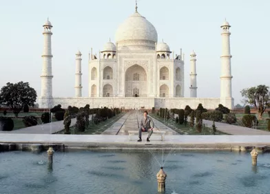 Le prince Charles au Taj Mahal à Agra en Inde, le 28 novembre 1980