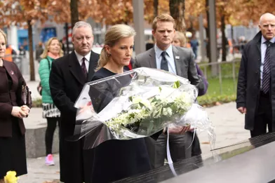 La comtesse Sophie de Wessex rend hommage aux victimes des attentats du 11-Septembre à New York, le 11 novembre 2015