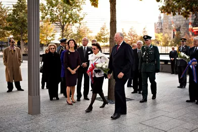 La reine Sonja et le roi Harald V de Norvège rendent hommage aux victimes des attentats du 11-Septembre à New York, le 21 octobre 2011