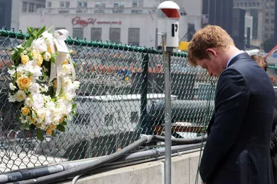 Le prince Harry rend hommage aux victimes des attentats du 11-Septembre à New York, le 29 mai 2009