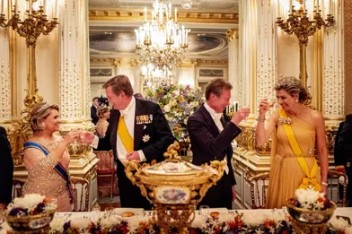 Le roi Willem-Alexander et la reine Maxima des Pays-Bas avec le grand-duc Henri de Luxembourg et la grande-duchesse Maria Teresa lors de la visite d'Etat du couple royal néerlandais au Luxembourg, le 23 mai 2018