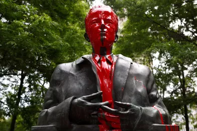 La statue du roi des Belges Baudouin à Bruxelles vandalisée, le 12 juin 2020