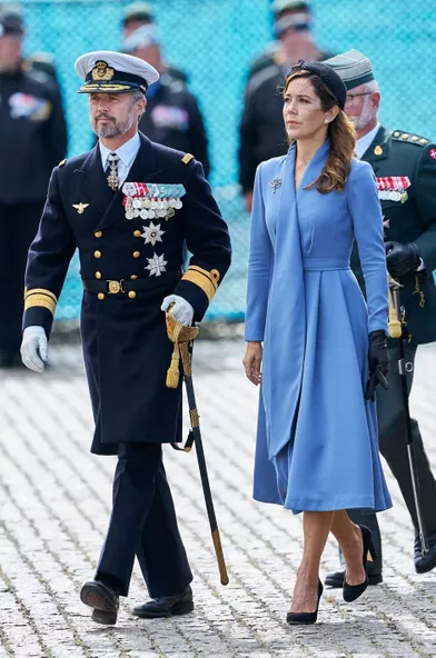La princesse Mary de Danemark dans une robe-manteau Soeren Le Schmidt, le 5 septembre 2020