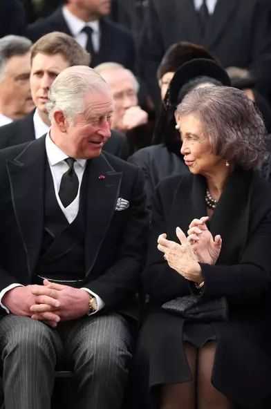 Le prince Charles d'Angleterre et l'ex-reine Sofia d'Espagne aux obsèques de l'ex-roi Michel de Roumanie à Bucarest, le 16 décembre 2017