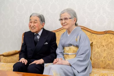 L'empereur émérite du Japon Akihito et l'impératrice émérite Michiko, le 13 décembre 2021. Photo diffusée le 1er janvier 2022