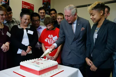 Photos Prince De Galles Et Un Nouveau Gateau Pour Charles