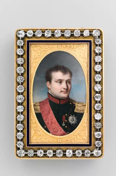 Tabatière ornée du portrait de Napoléon Ier. Collection du musée Napoléon Ier au château de Fontainebleau