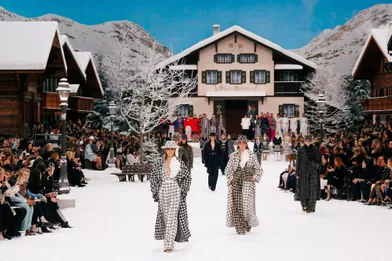 Chanel a dévoilé la dernière collection dessinée par Karl Lagerfeld, le 5 mars 2019.