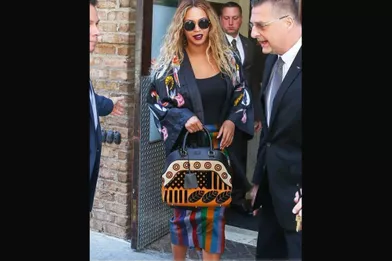 Beyoncé en kimono et jupe de la marque Seraka, à New York, en juin 2016.