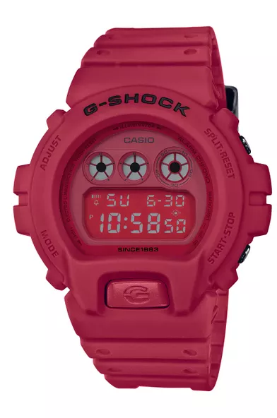 G-Shock Red Out en résine, 49 x 43 mm, mouvement multifonctions à quartz, bracelet en caoutchouc. 139 €. Casio.
