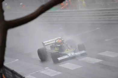 Le 13 mai dernier, sous une pluie battante, s’est déroulé le Grand Prix de Monaco Historique. Un évènement incontournable pour les passionnés de bolides de légende et autres gentlemen drivers, placé sous le signe de Tissot.