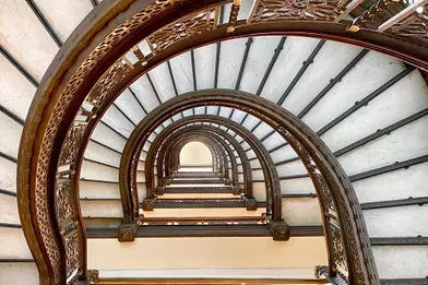 Le formidable escalier du Rookery Building.