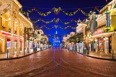 La magie de Noël illumine Disneyland Paris