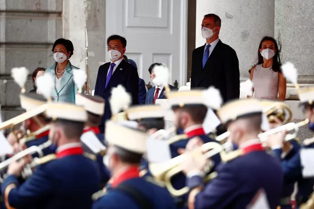  Visita de Estado del Presidente de la República de Corea Moon Jae-In y esposa 2021-06-15T154306Z-272742688-RC231O9JNW1Y-RTRMADP-3-SPAIN-SOUTHKOREA