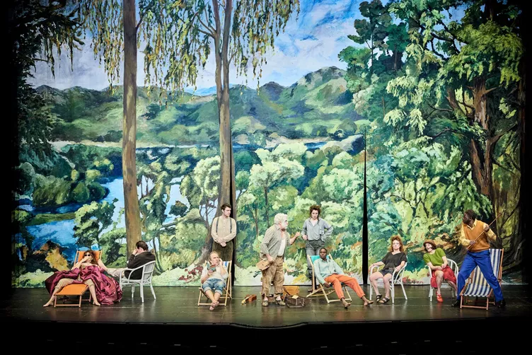 A ⁢seagull: a bucolic setting‍ for a summer in⁤ the russian countryside