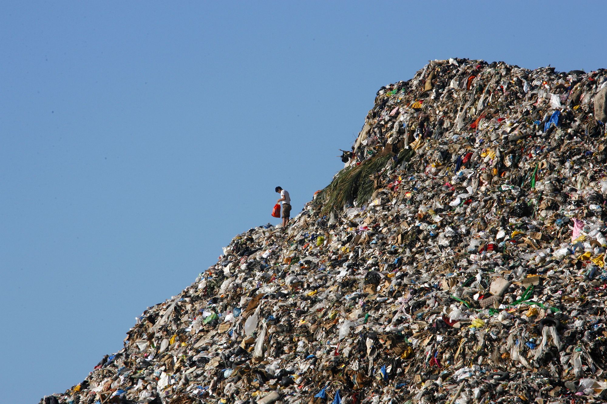 En 70 Ans Nous Avons Jeté 5 Milliards De Tonnes De