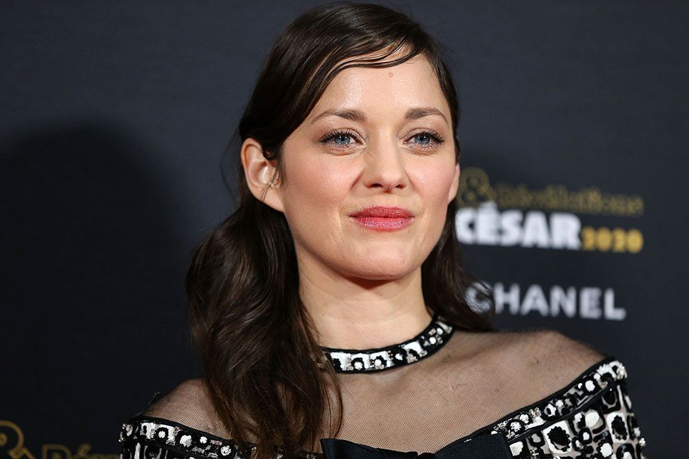 https://resize-parismatch.lanmedia.fr/img/var/news/storage/images/paris-match/actu/environnement/marion-cotillard-les-mensonges-des-politiques-sont-devenus-intolerables-1691109/27577132-1-fre-FR/Marion-Cotillard-Les-mensonges-des-politiques-sont-devenus-intolerables.jpg