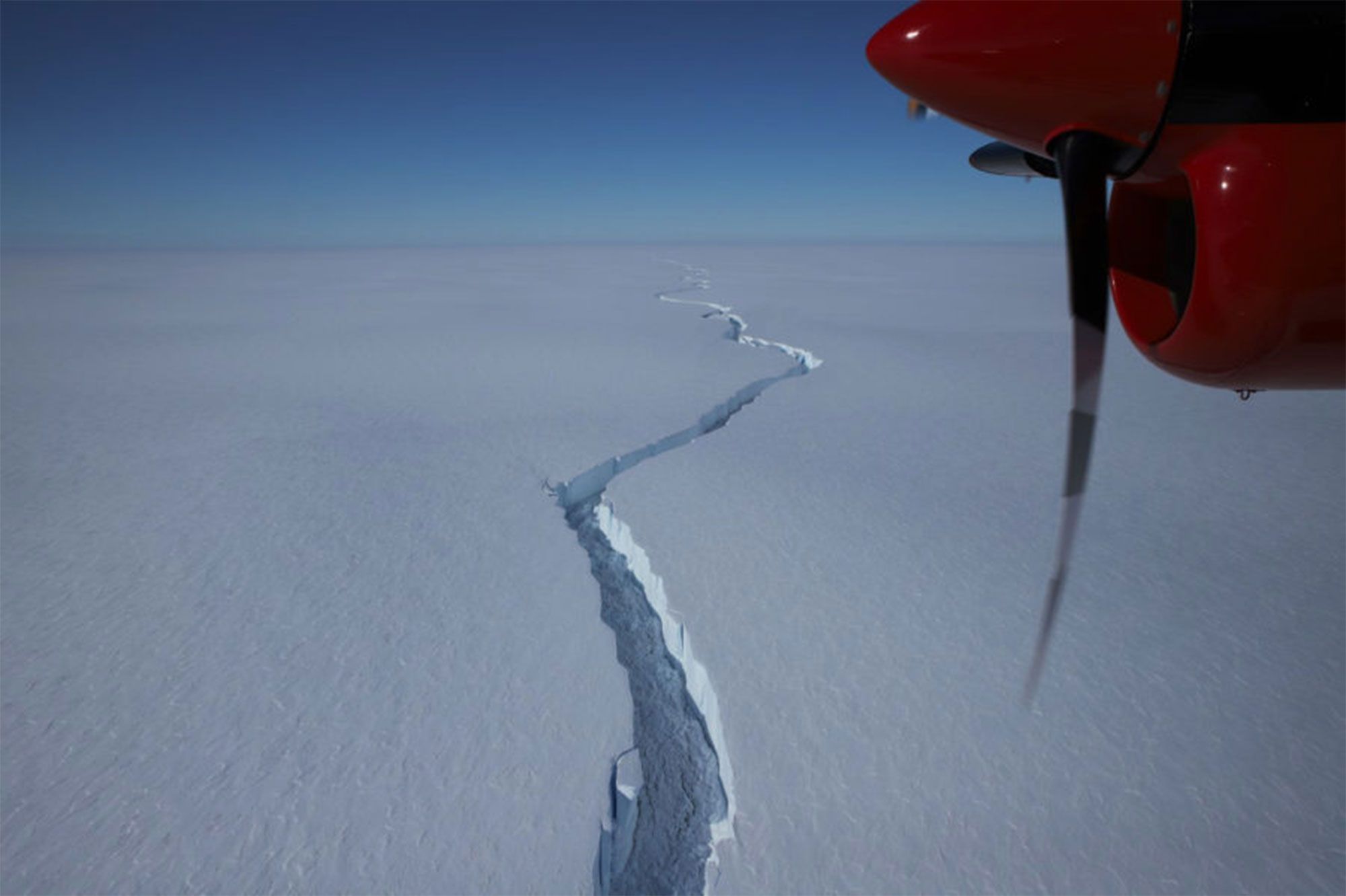 Un Iceberg Geant De La Taille De Paris Se Detache De L Antarctique