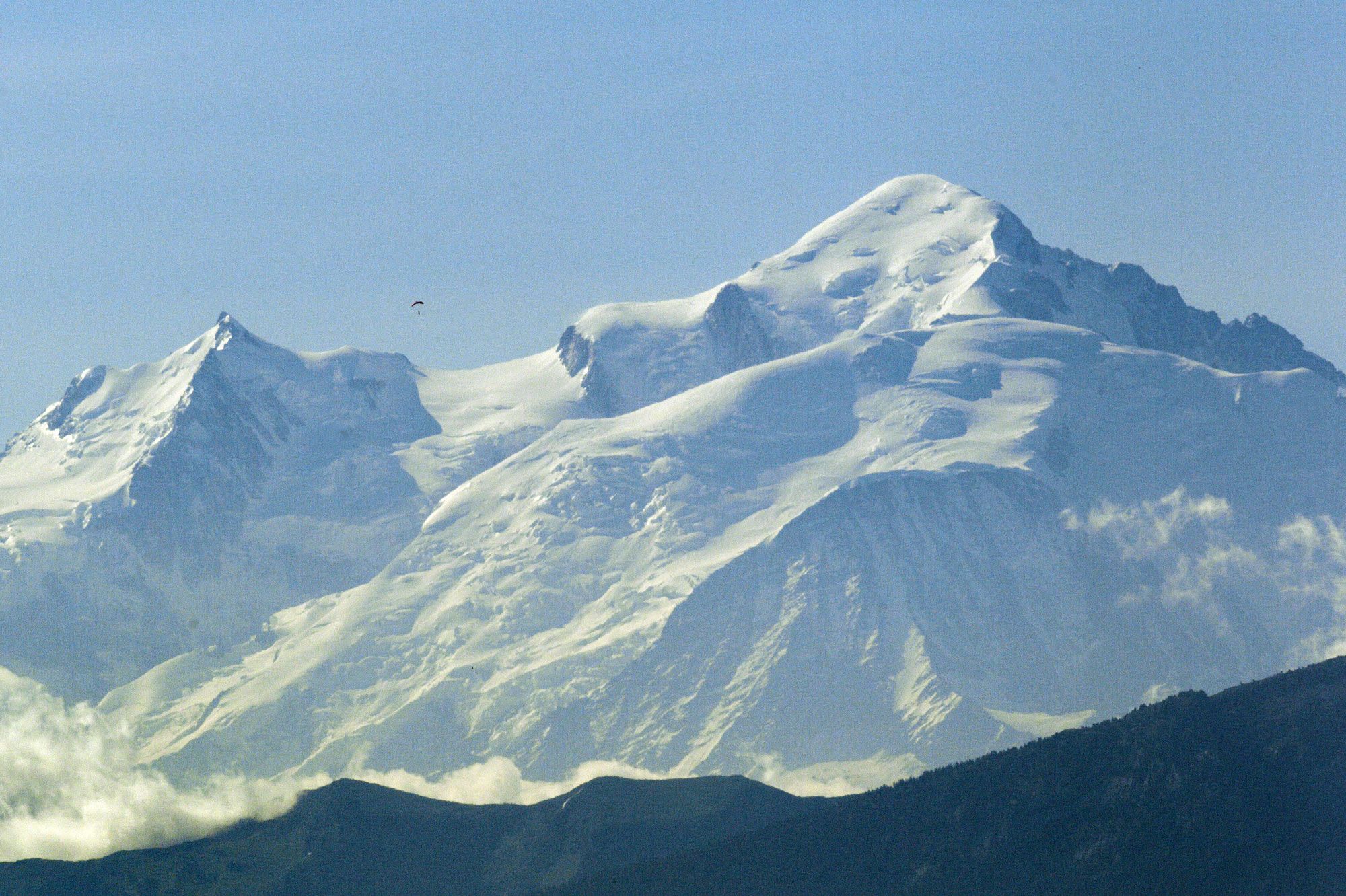 Un Guide De Haute Montagne Se Tue Dans Le Massif Du Mont Blanc