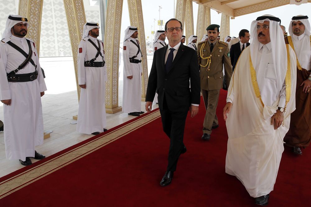 En Presence De Francois Hollande Contrat De Vente Signe Pour 24 Rafale Au Qatar