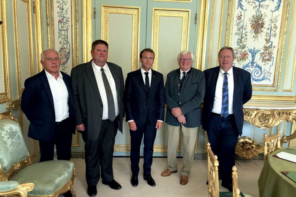 Macron Les Chasseurs Et Le Pacte De Chambord