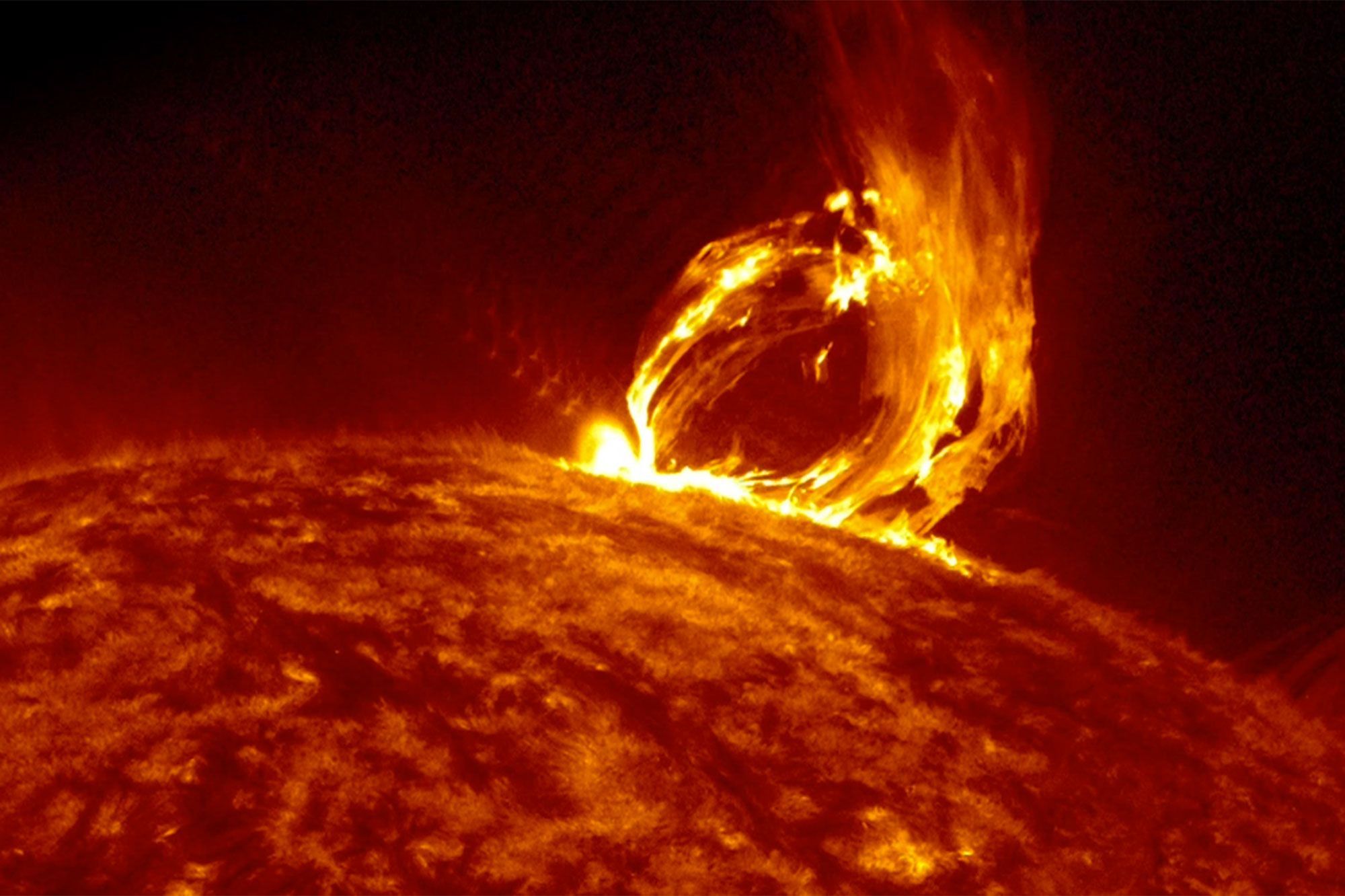 Massive Solar Flare To Hit Earth Today , Brace For Impact !