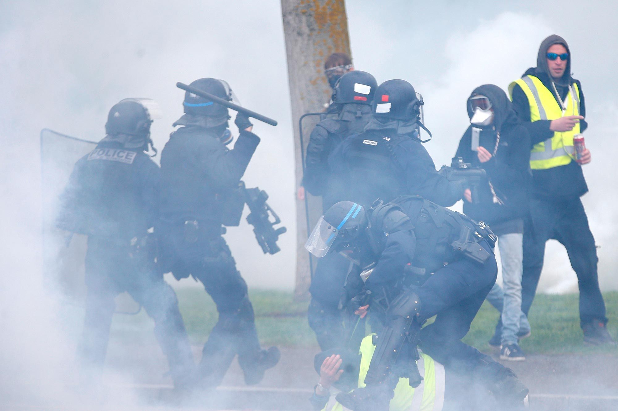 A Strasbourg Bref épisode De Tension Dans La Manifestation