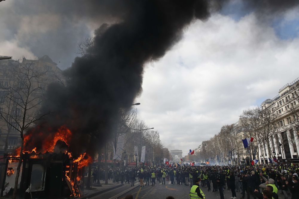 Acte 18 Des Gilets Jaunes Quand Paris Bascule De Nouveau