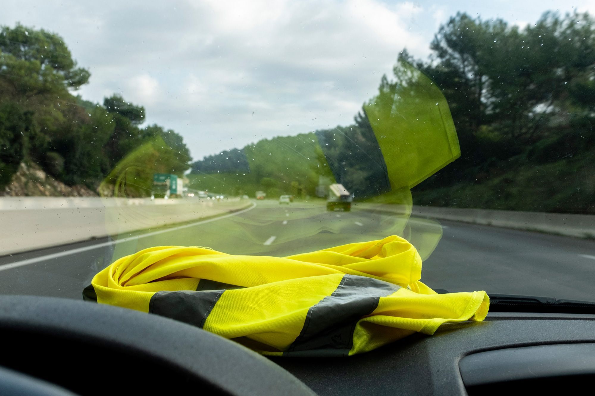 Gilets Jaunes Indignation Après Une Agression Homophobe