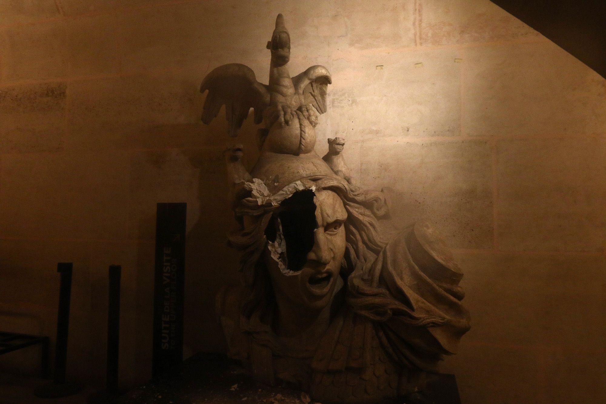 Gilets Jaunes Larc De Triomphe Un Symbole National Saccagé