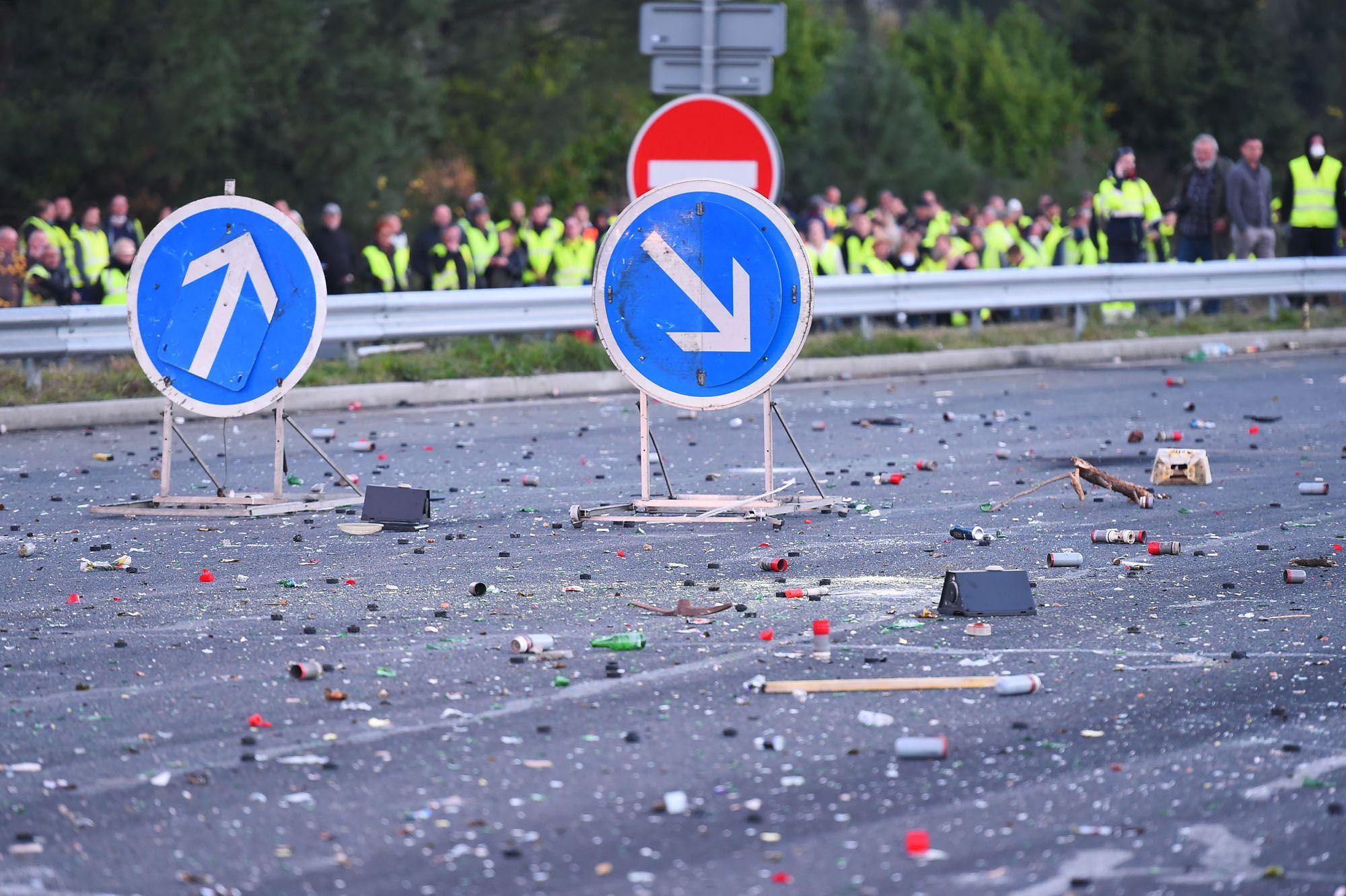 Gilets Jaunes La Ville De Bordeaux Complètement Bloquée