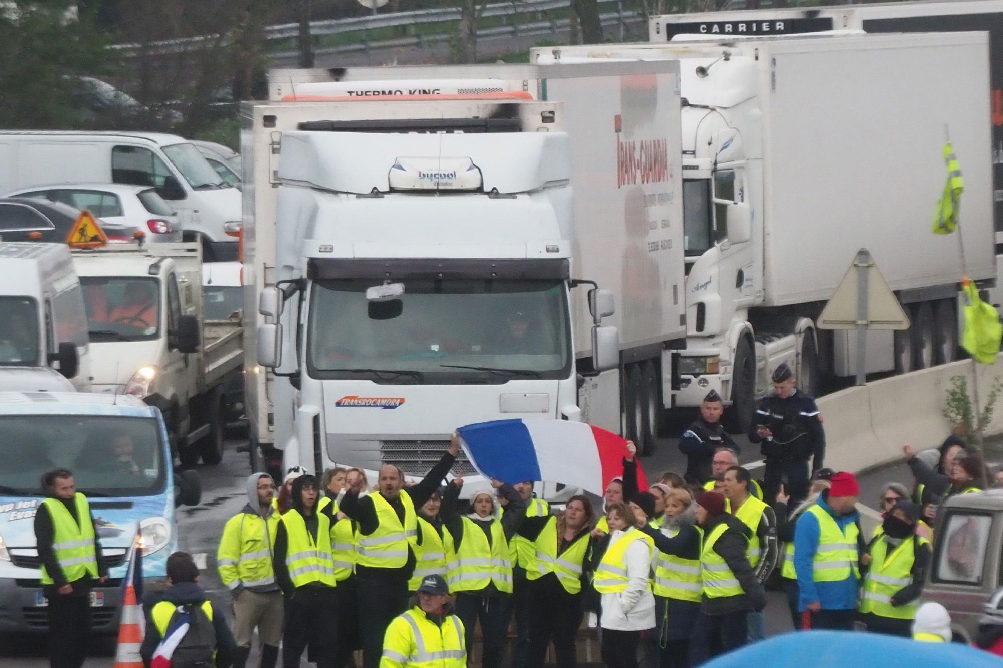 Gilets Jaunes Le Dépôt Du Port Pétrolier De Fos Sur Mer