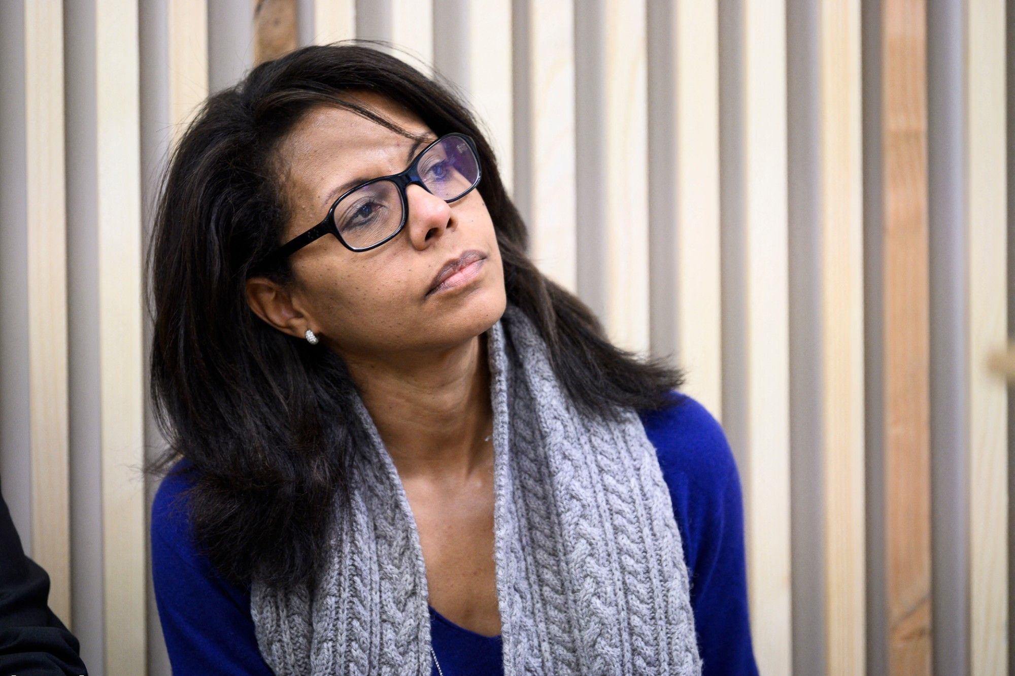 Emue Aux Larmes Audrey Pulvar Defend Les Victimes De Son Pere