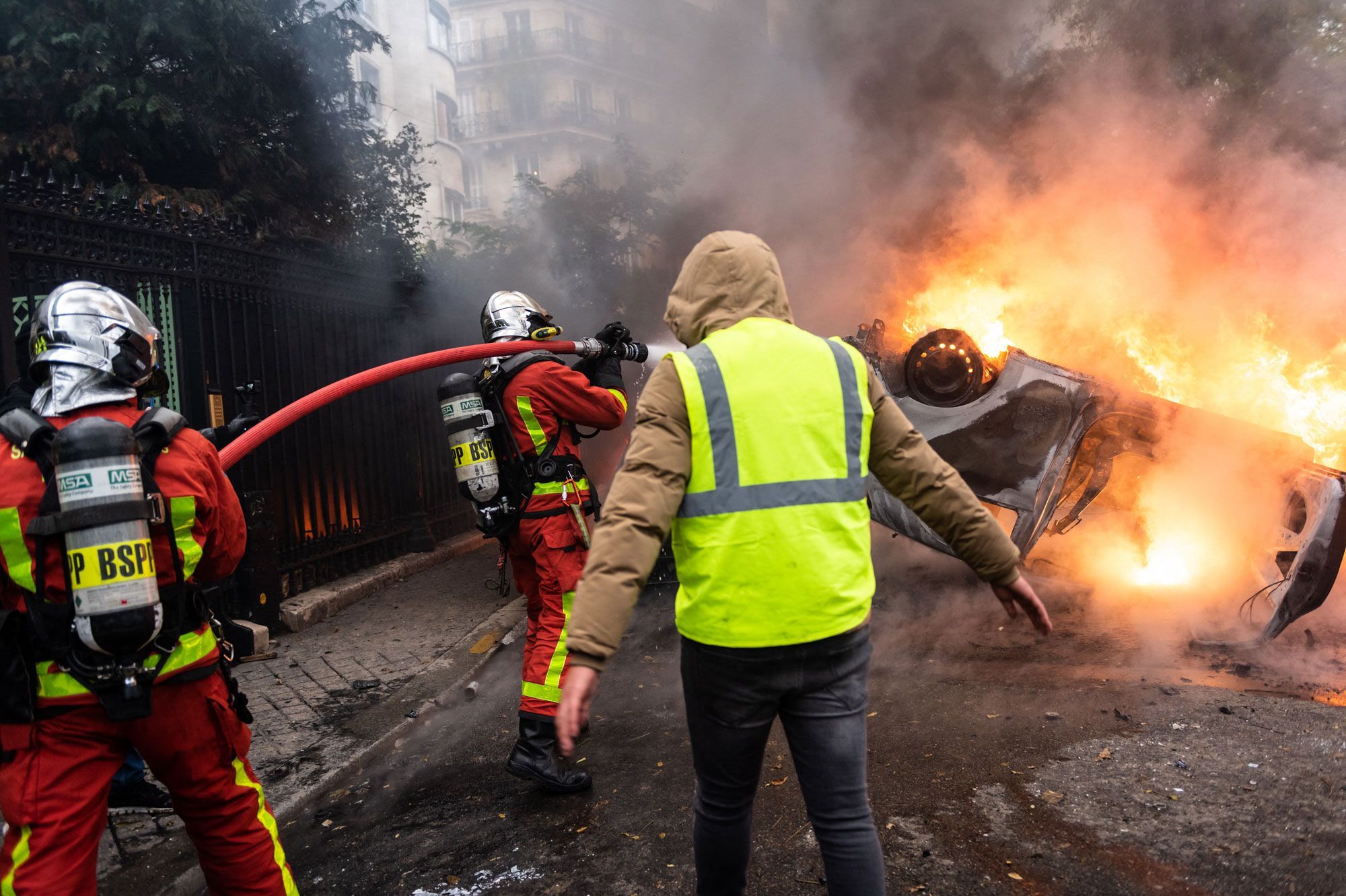 Gilets Jaunes Des Hypermarchés Et Des Stations Service