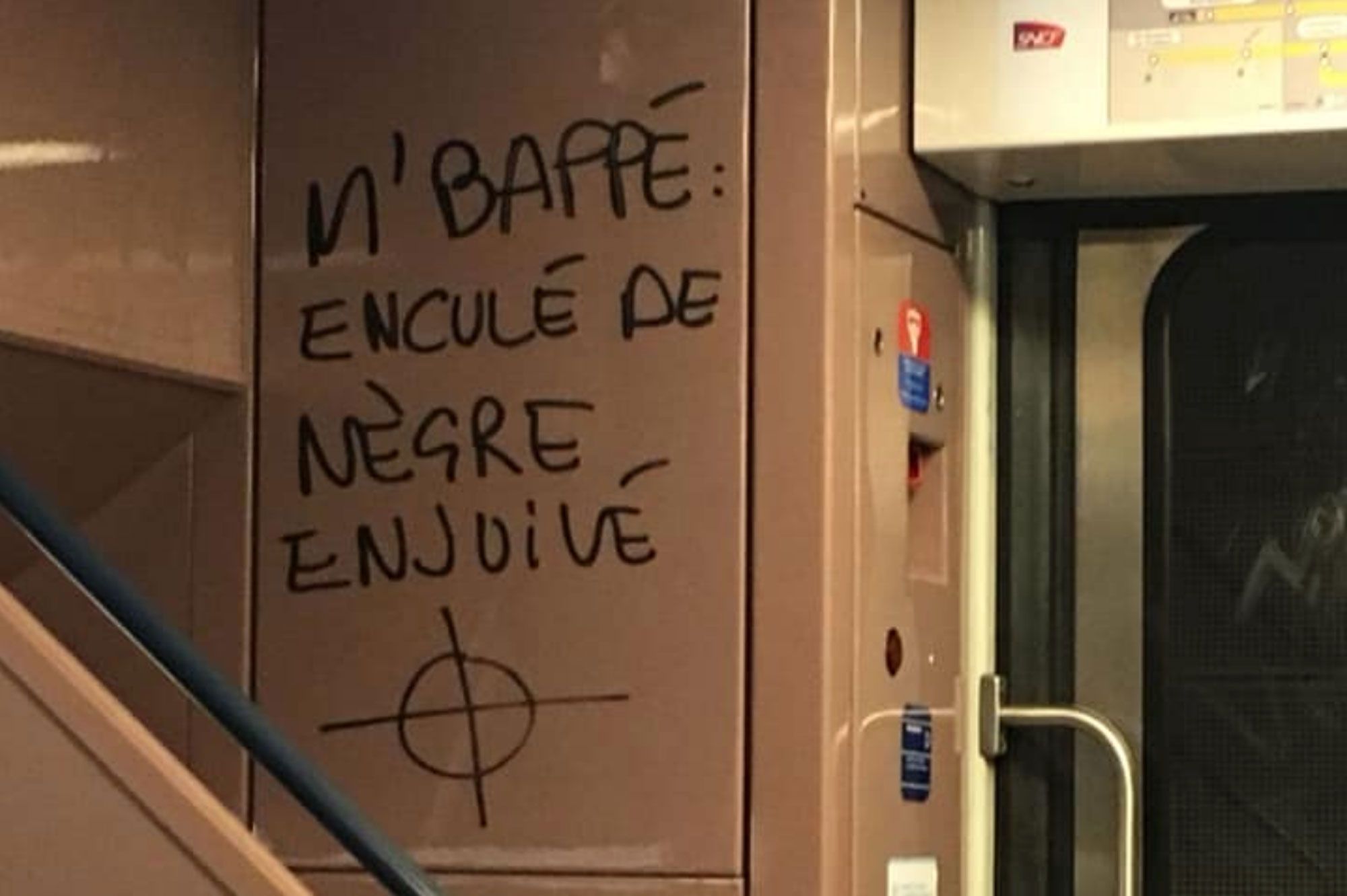 Kylian Mbappé Visé Par Un Tag Raciste Antisémite Et Homophobe - 
