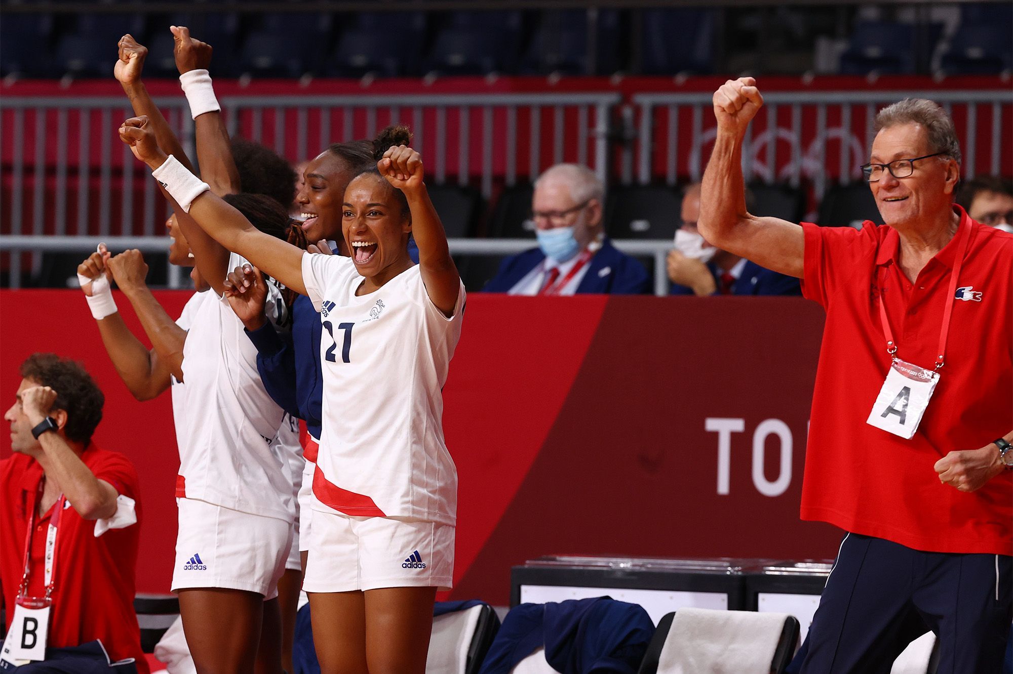 L Equipe De France Feminine De Handball Qualifiee Pour La Finale