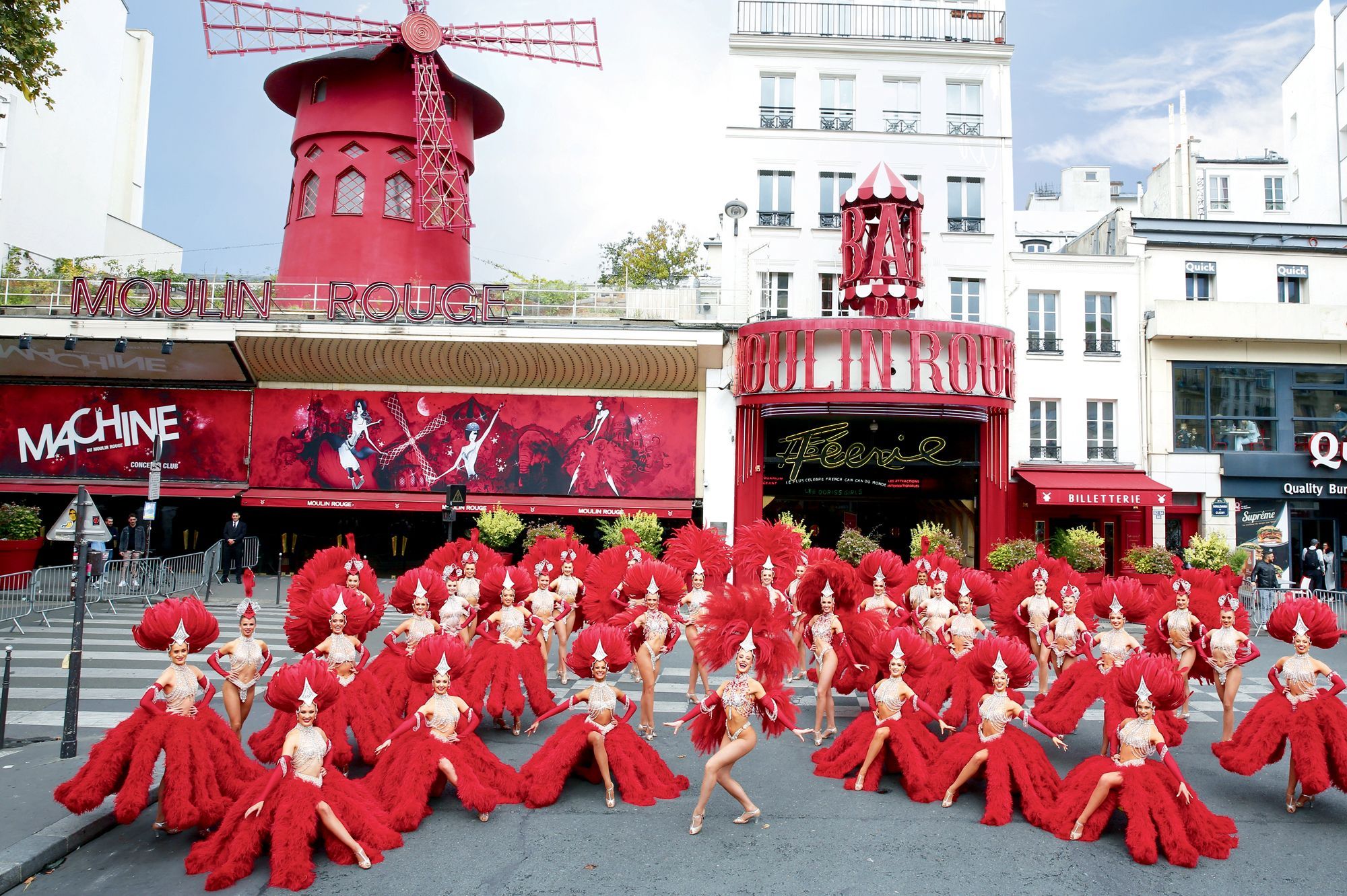 Les Romantiques, le site francophone dédié au roman féminin - le Webzine - Moulin Rouge