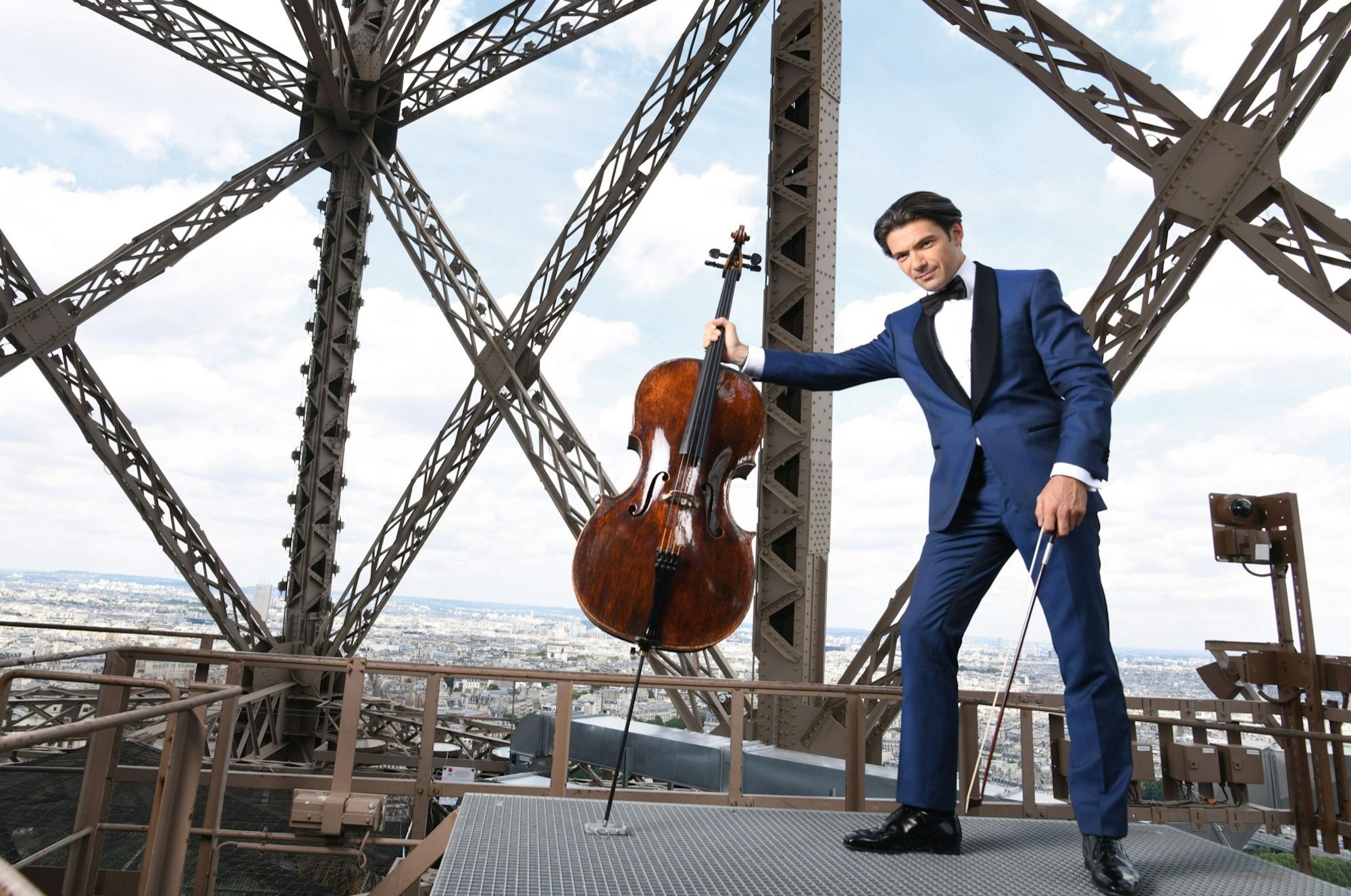 Gautier Capucon Le Concert De La Tour Eiffel Est Une Histoire De De Partage Et D Unite