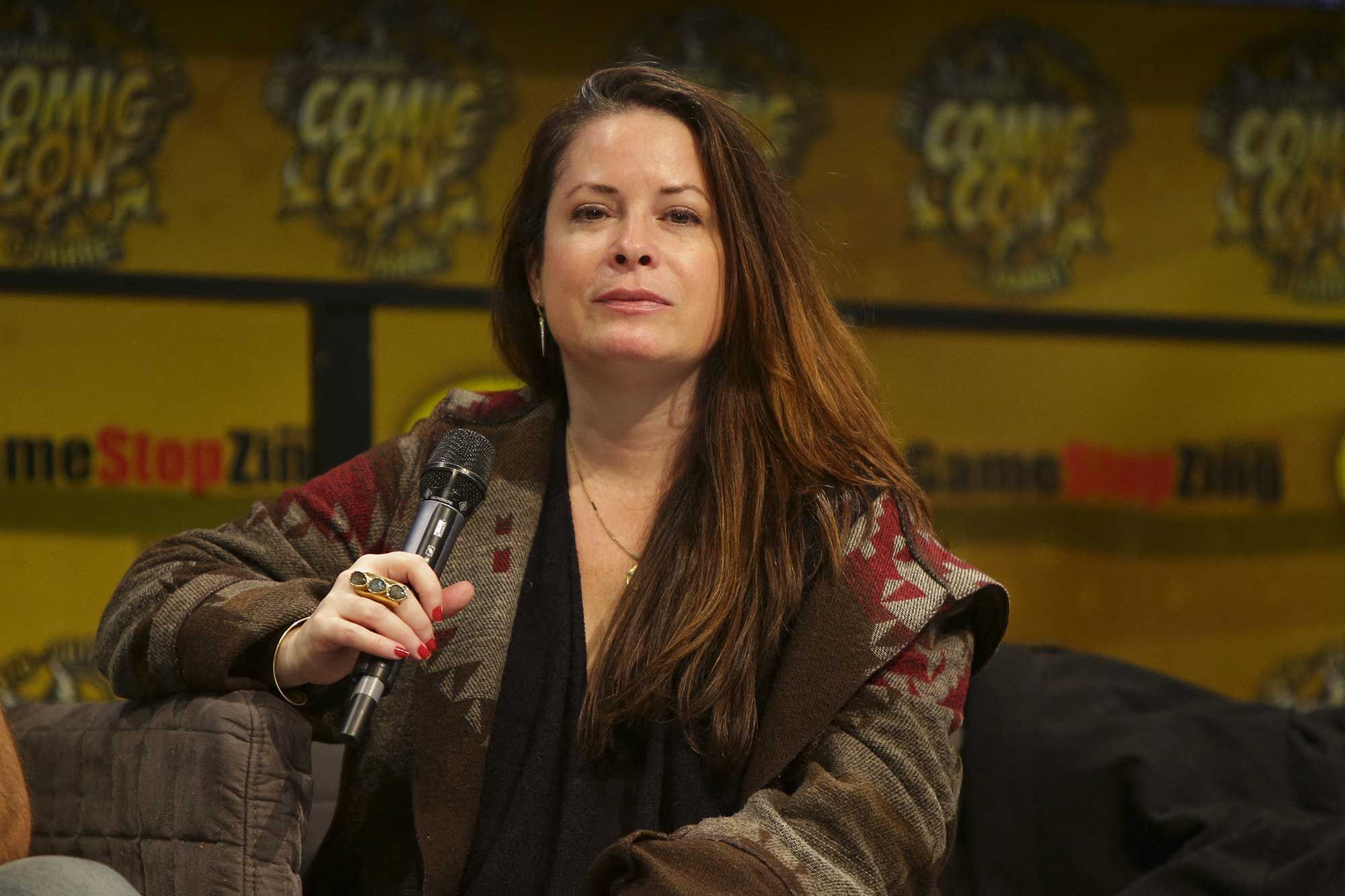 Holly Marie Combs Insulte Donald Trump Apres La Mort De Son Grand Pere Du Coronavirus