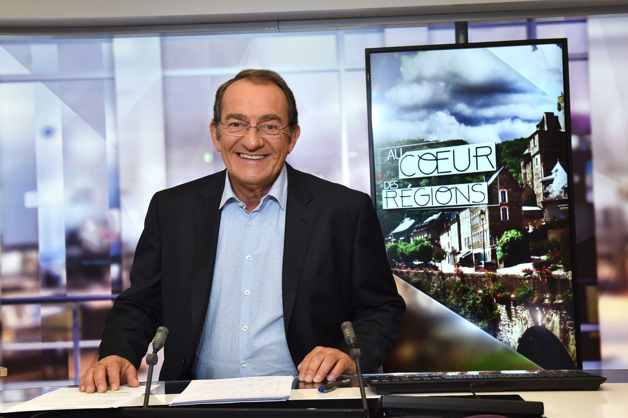 Jean Pierre Pernaut Se Fait Maquiller Par Sa Fille Avant De Passer A L Antenne