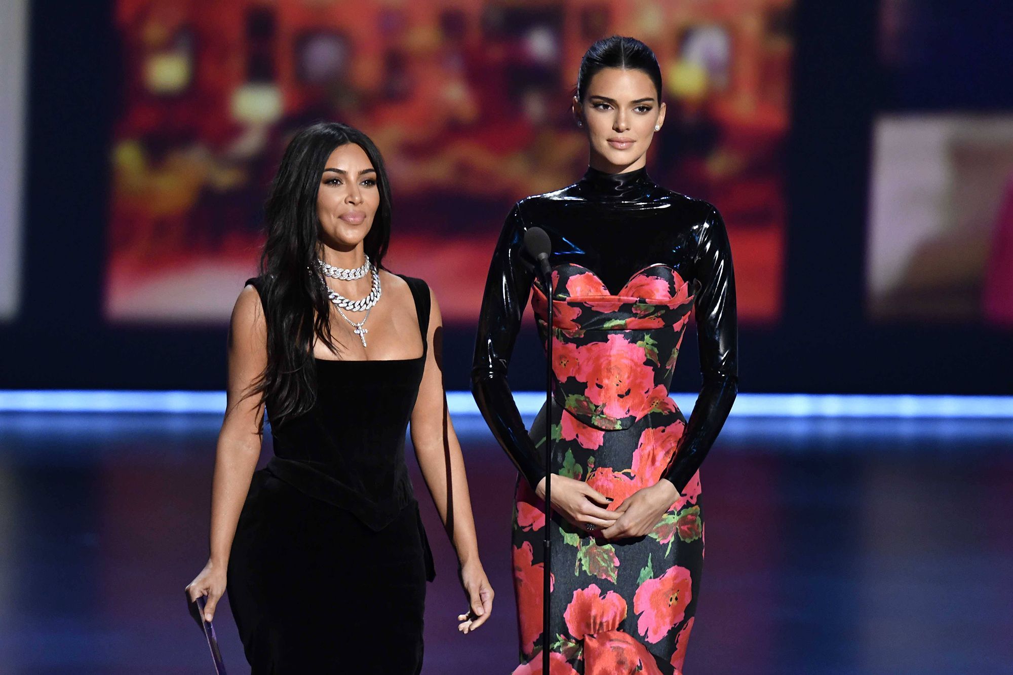 Kim Kardashian Et Kendall Jenner Moquées Aux Emmy Awards