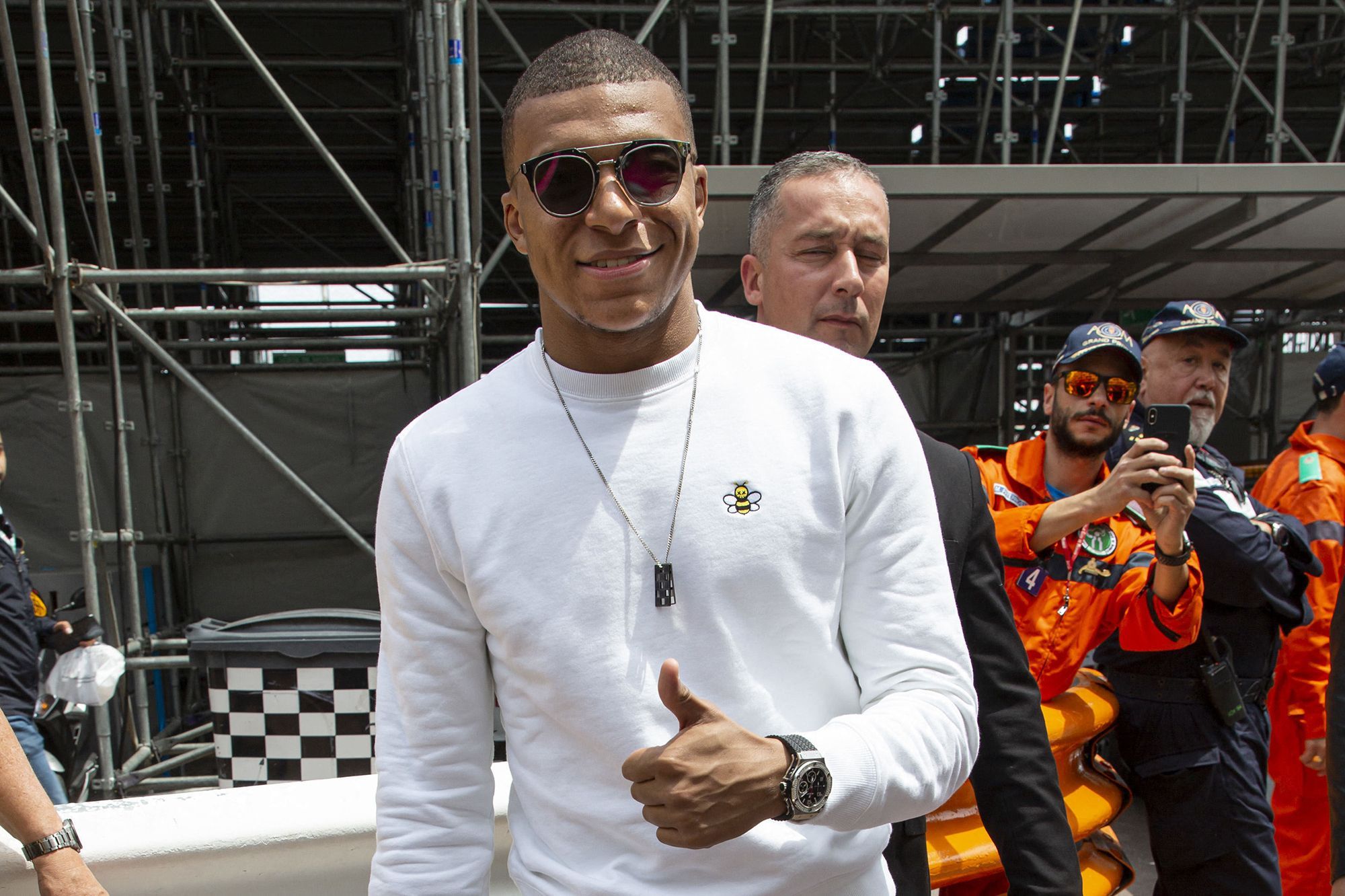 Kylian Mbappe Partage Une Rare Photo Avec Son Petit Frere Ethan