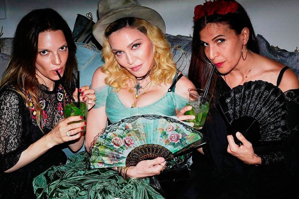 Madonna Son Fol Anniversaire En Italie
