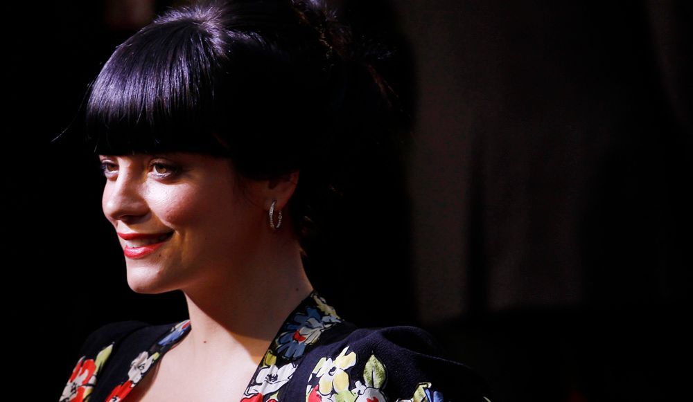 Le Mystere Du Prenom Du Bebe Lily Allen Enfin Leve