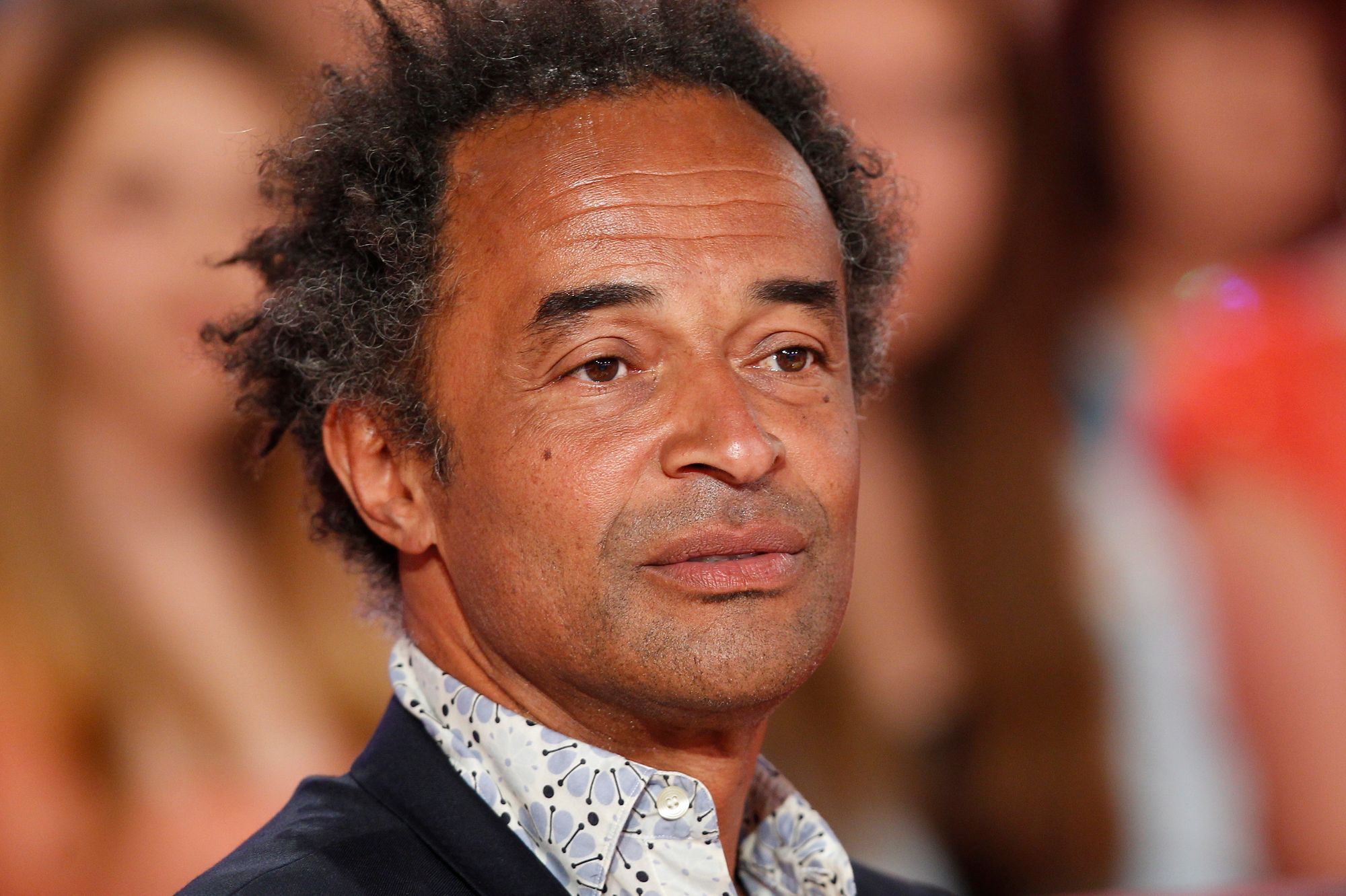 https://resize-parismatch.lanmedia.fr/img/var/news/storage/images/paris-match/people/musique/yannick-noah-parle-de-tennis-et-de-chanson-sur-france-2-avec-laurent-delahousse-629744/6236644-1-fre-FR/Yannick-Noah-parle-de-tennis-et-de-chanson-sur-France-2-avec-Laurent-Delahousse.jpg