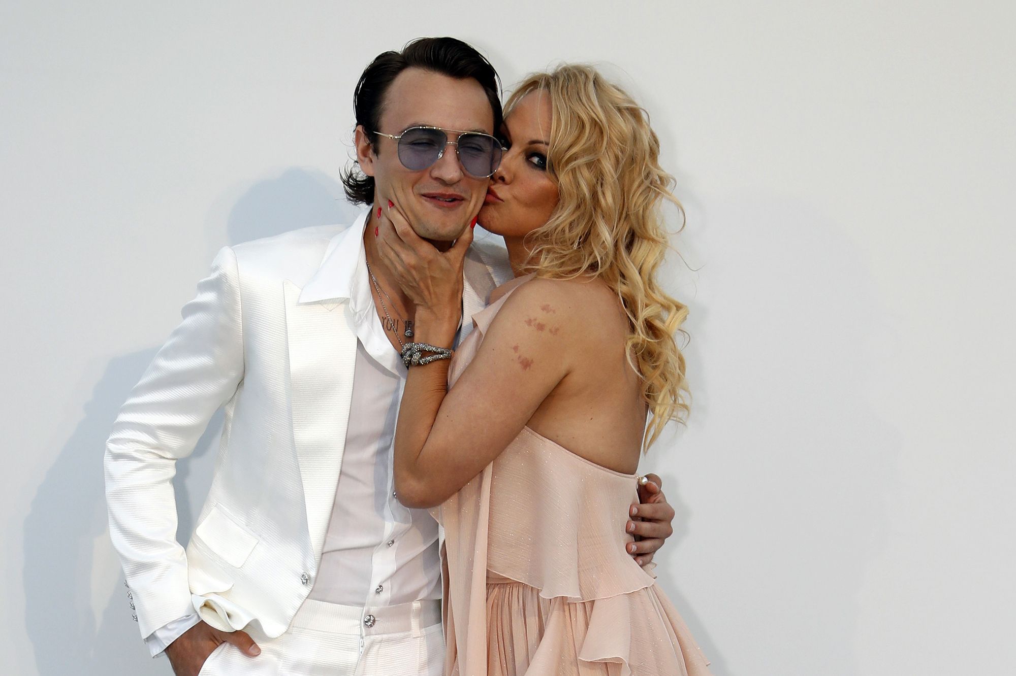 Pamela Anderson Exhorte Son Fils Brandon A Se Marier